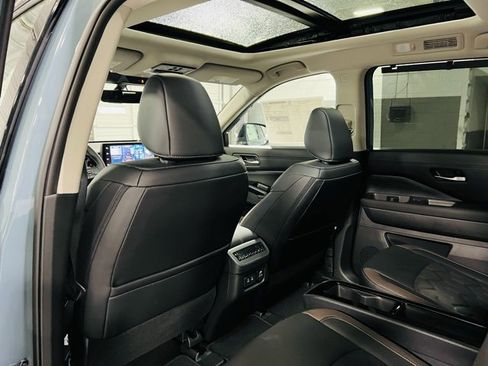 New 2026 Nissan Pathfinder Platinum image 27