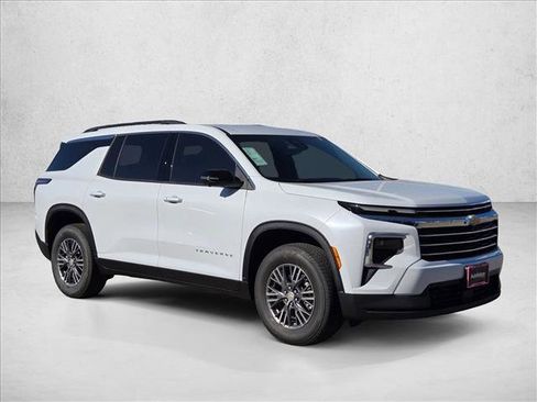 New 2026 Chevrolet Traverse LT image 7