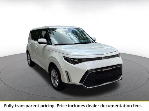 Used 2025 Kia Soul LX w/ LX Technology Package FWD image 1