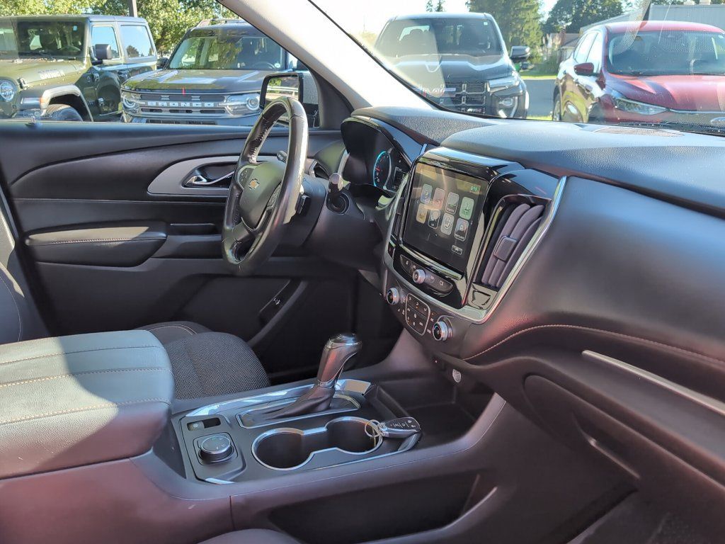 Used 2018 Chevrolet Traverse LT AWD/4WD image 8