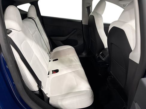 Certified 2023 Tesla Model Y Long Range AWD/4WD image 11