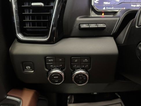 Used 2025 GMC Sierra 1500 Denali Ultimate image 18