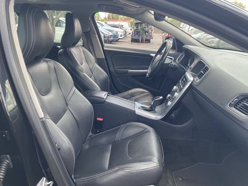 Used 2018 Volvo V60 T5 Dynamic w/ Vision Package FWD image 13