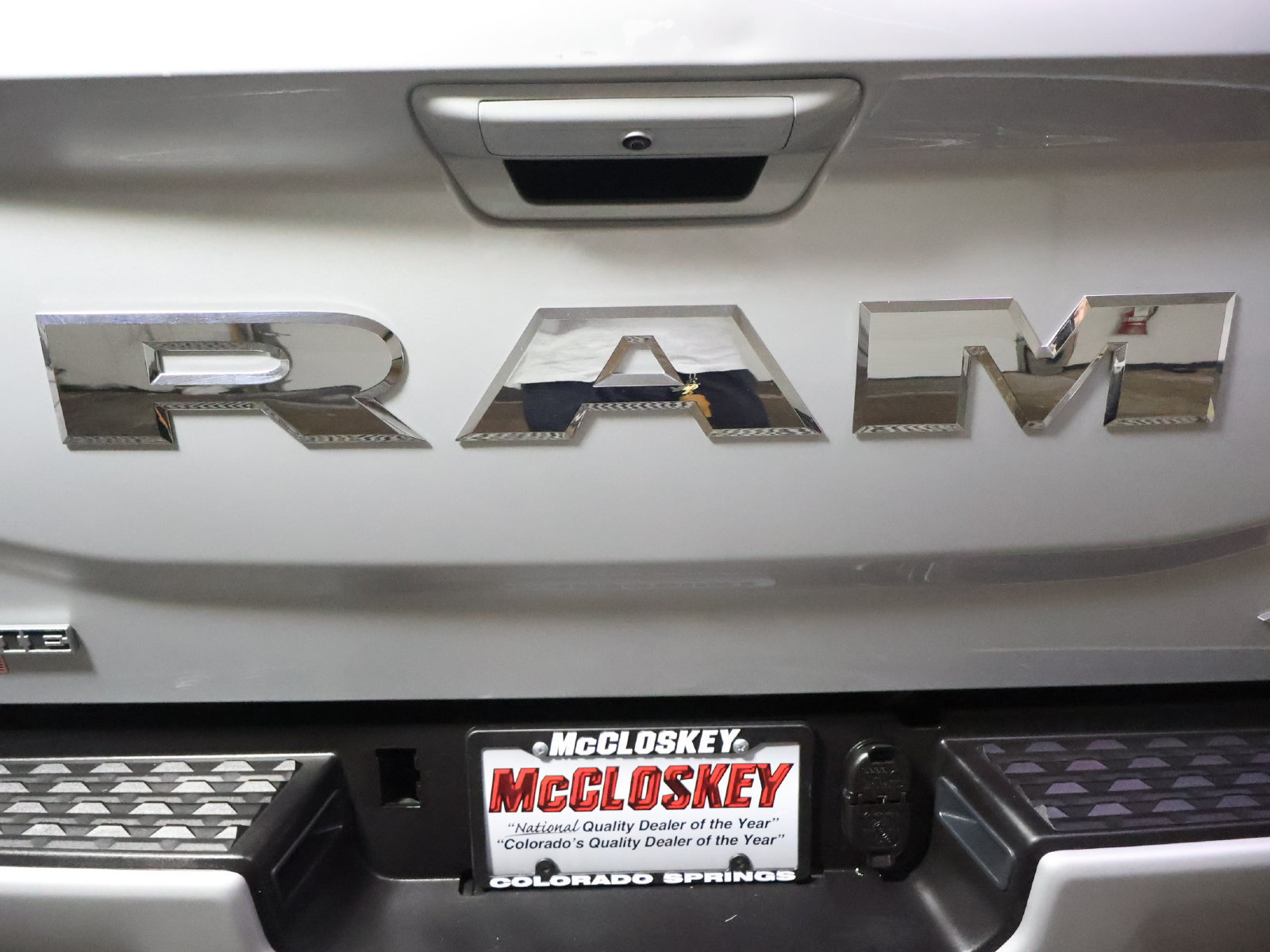 Used 2026 RAM 2500 Laramie AWD/4WD image 12