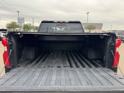 Used 2022 Chevrolet Silverado 1500 High Country w/ Technology Package image 29