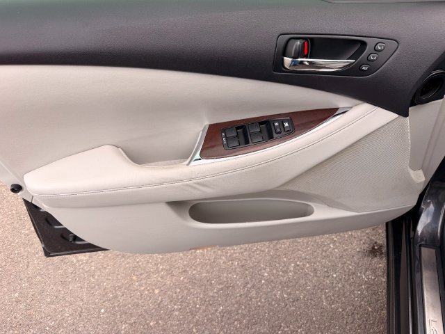 Used 2011 Lexus ES 350 w/ Preferred Accessory Package FWD image 13