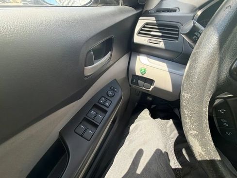 Used 2012 Honda CR-V EX image 35