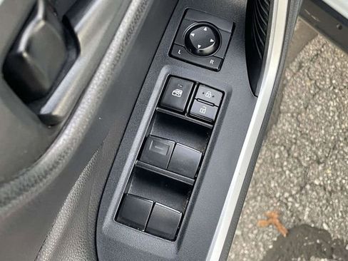 Used 2021 Toyota RAV4 LE image 16