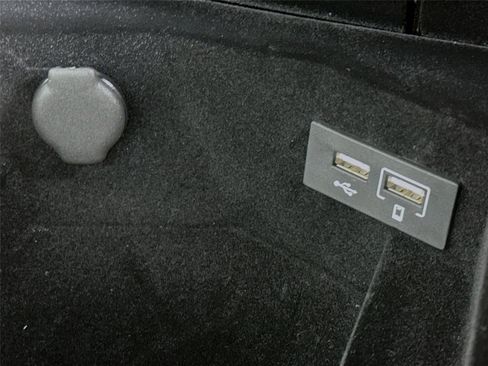 New 2025 Karma Revero Luxury image 16