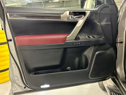Used 2020 Lexus GX 460 Luxury w/ Luxury Sport Package AWD/4WD image 9