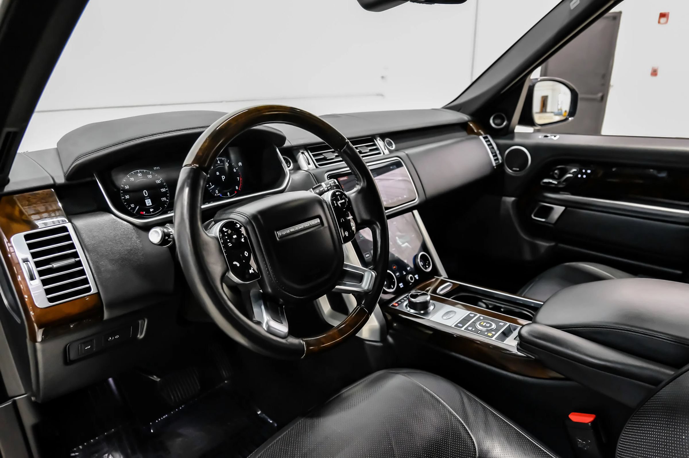 Used 2019 Land Rover Range Rover Long Wheelbase Supercharged AWD/4WD image 21