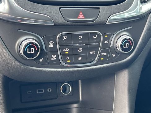 Used 2020 Chevrolet Equinox LT image 24