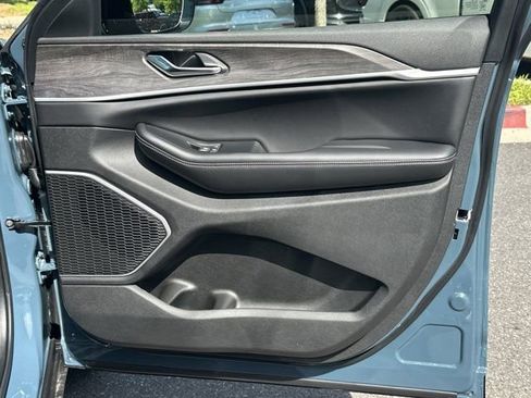 New 2026 Jeep Grand Cherokee Limited RWD image 16