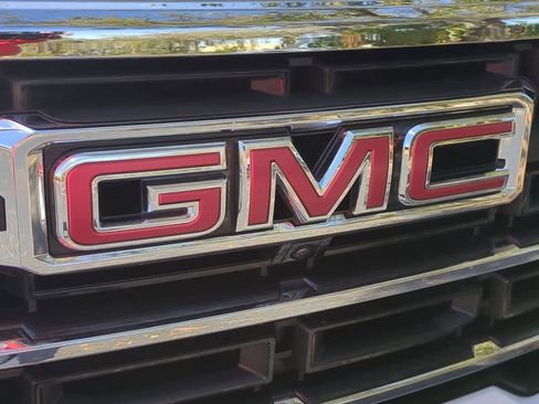 Used 2025 GMC Acadia Elevation image 12