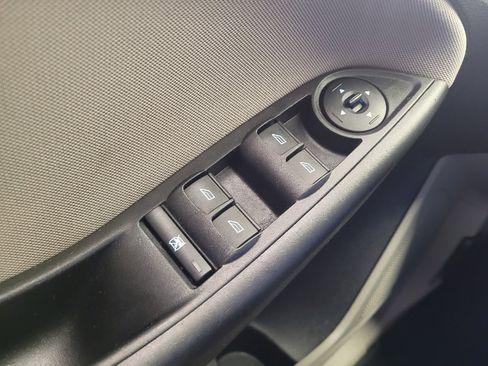 Used 2017 Ford Focus SE w/ Cold Weather Package FWD image 27