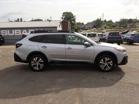 Certified 2022 Subaru Outback Limited AWD/4WD image 9