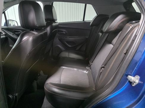 Used 2020 Chevrolet Trax LT w/ LT Convenience Package AWD/4WD image 10