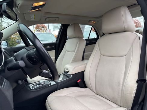 Used 2022 Chrysler 300 Touring L w/ Popular Equipment Group image 12