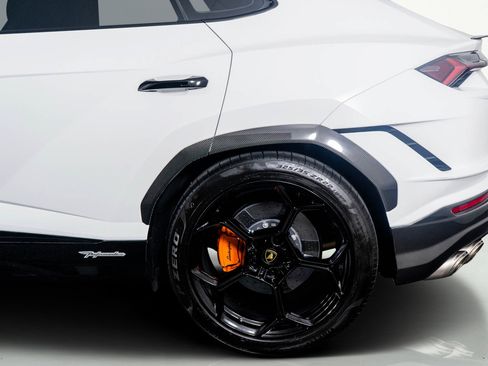 Used 2023 Lamborghini Urus Performante image 9