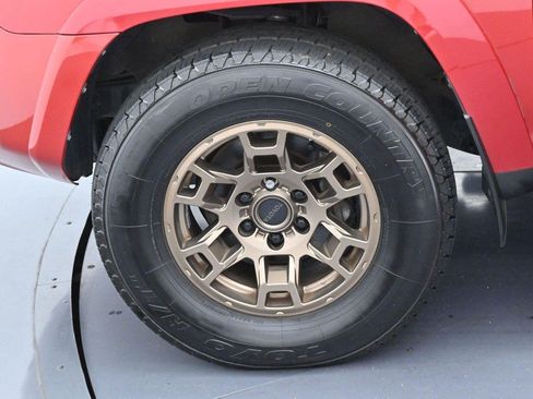 Used 2023 Toyota 4Runner 40th Anniversary SE AWD/4WD image 41