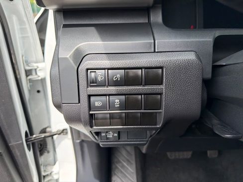 Used 2024 Toyota Tacoma SR RWD image 17