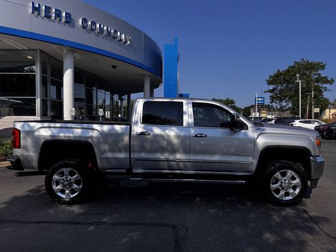 Certified 2018 GMC Sierra 2500 SLT w/ Snow Plow Prep Package AWD/4WD image 8