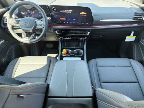 New 2026 Chevrolet Traverse Z71 w/ Driver Confidence Package AWD/4WD image 11