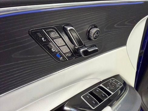 Used 2024 Cadillac Lyriq Luxury RWD image 24