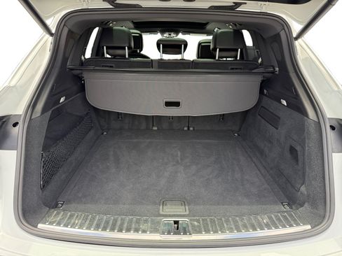 Used 2022 Porsche Cayenne AWD/4WD image 17