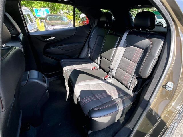 Used 2023 Chevrolet Equinox RS w/ LPO, Cargo Package AWD/4WD image 15