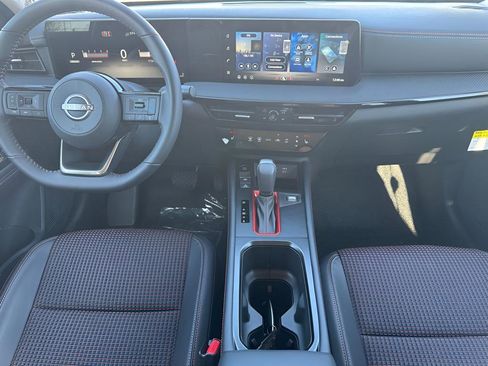 New 2026 Nissan Kicks SR w/ Cold Weather Package AWD/4WD image 10