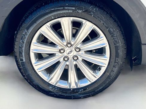 Used 2024 Ford Explorer Limited w/ Limited Technology Package AWD/4WD image 34