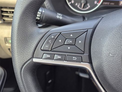 Used 2024 Nissan Sentra SV image 24