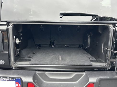 Used 2024 Jeep Wrangler Unlimited Rubicon w/ XTREMEE 35" Tire Package image 45