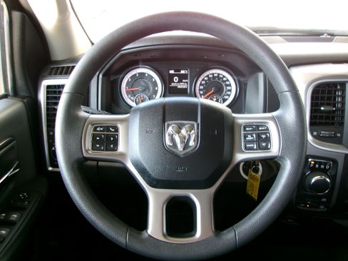 Used 2024 RAM 1500 Classic SLT AWD/4WD image 9