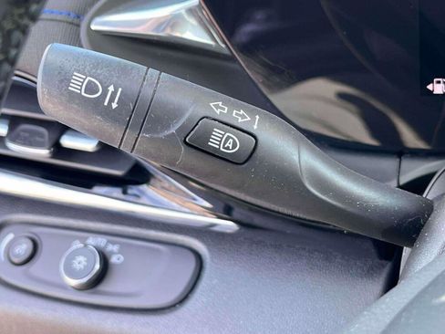 Used 2025 Buick Envista Sport Touring w/ Convenience I Package FWD image 33