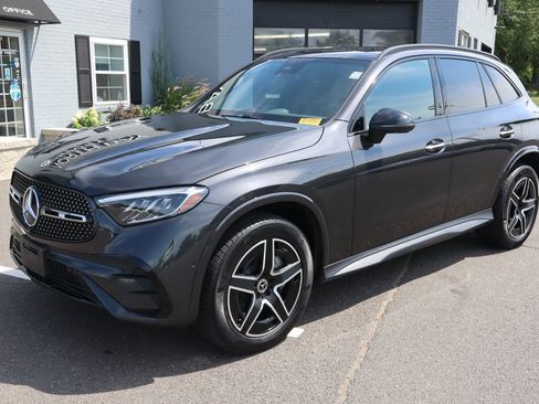 Used 2025 Mercedes-Benz GLC 300 4MATIC w/ AMG Line image 2