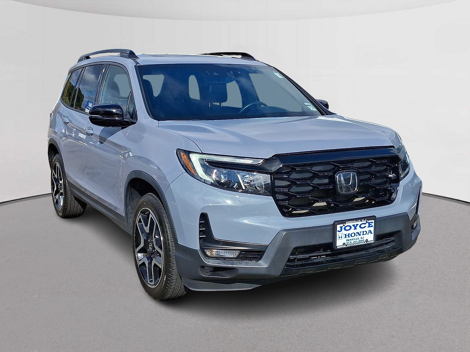 Used 2022 Honda Passport Elite image 2