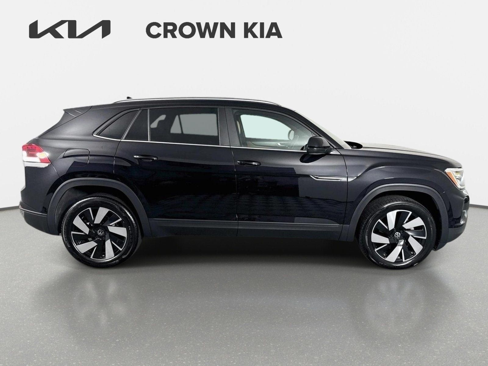 Used 2024 Volkswagen Atlas Cross Sport SE FWD image 5