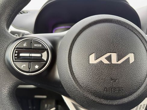 Certified 2025 Kia Soul LX w/ LX Technology Package image 25