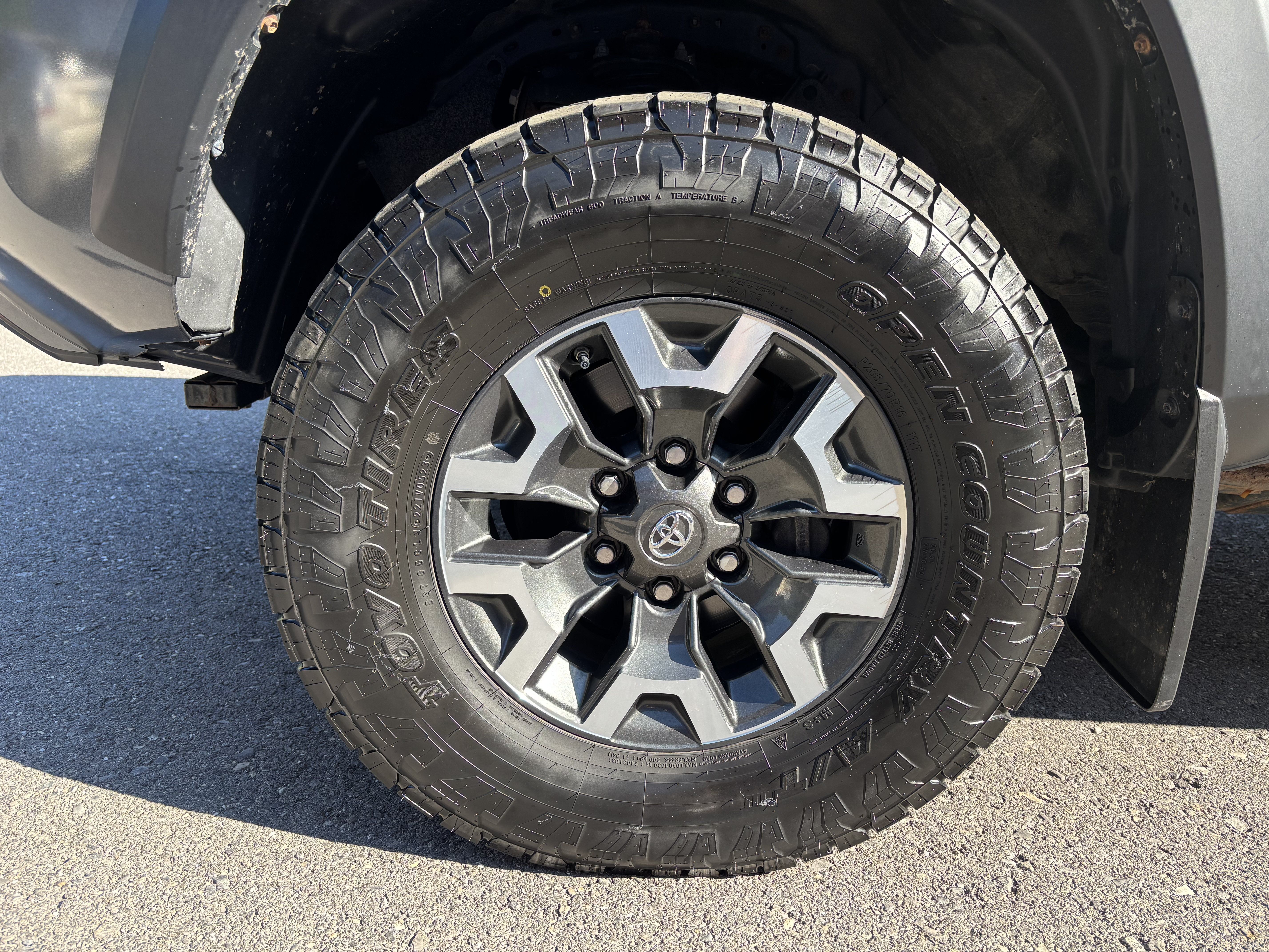 Used 2020 Toyota Tacoma TRD Off-Road AWD/4WD image 10