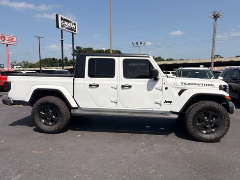 Used 2022 Jeep Gladiator Sport AWD/4WD image 9