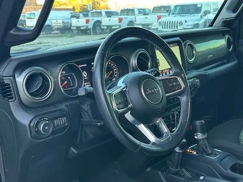 Used 2021 Jeep Wrangler Unlimited Sahara w/ Uconnect 4C Nav & Sound Group image 15