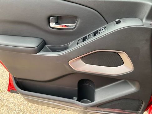 New 2026 Nissan Frontier SV w/ SV Convenience Package image 13