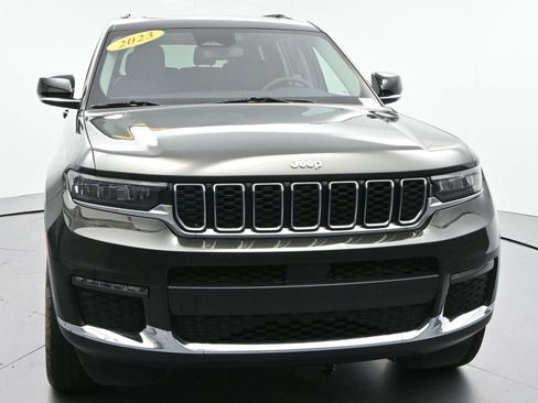Used 2023 Jeep Grand Cherokee L Limited AWD/4WD image 2