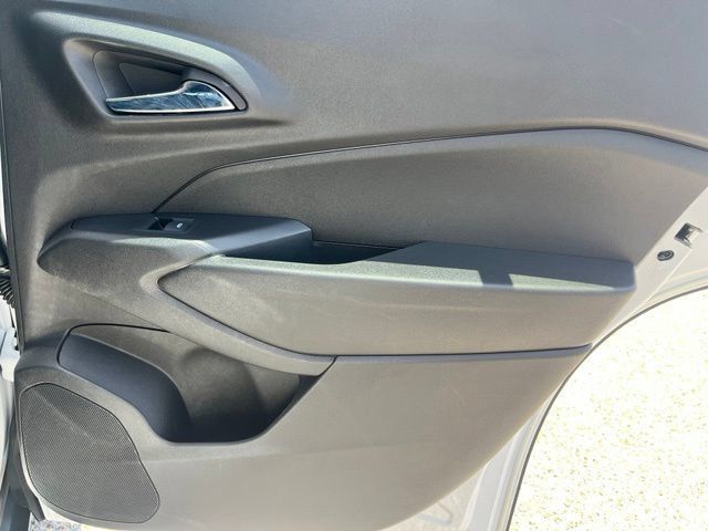 Used 2025 Chevrolet Trax LT FWD image 22