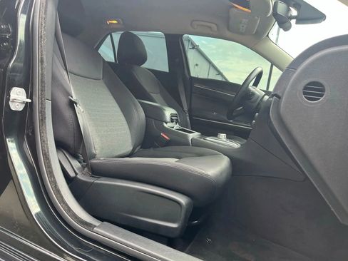 Used 2018 Chrysler 300 Touring w/ Sport Appearance Package image 22