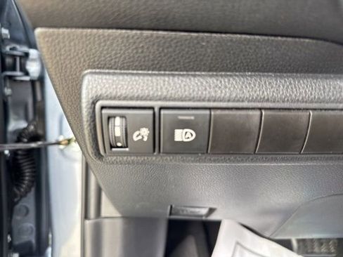 Used 2023 Toyota Corolla LE image 12