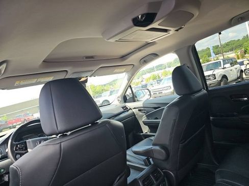 Used 2021 Honda Pilot Touring image 15
