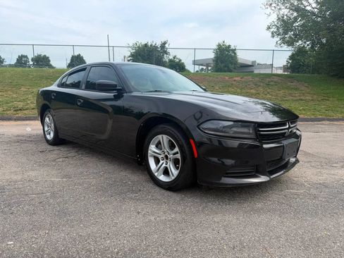 Used 2015 Dodge Charger SE w/ Popular Equipment Group RWD image 2